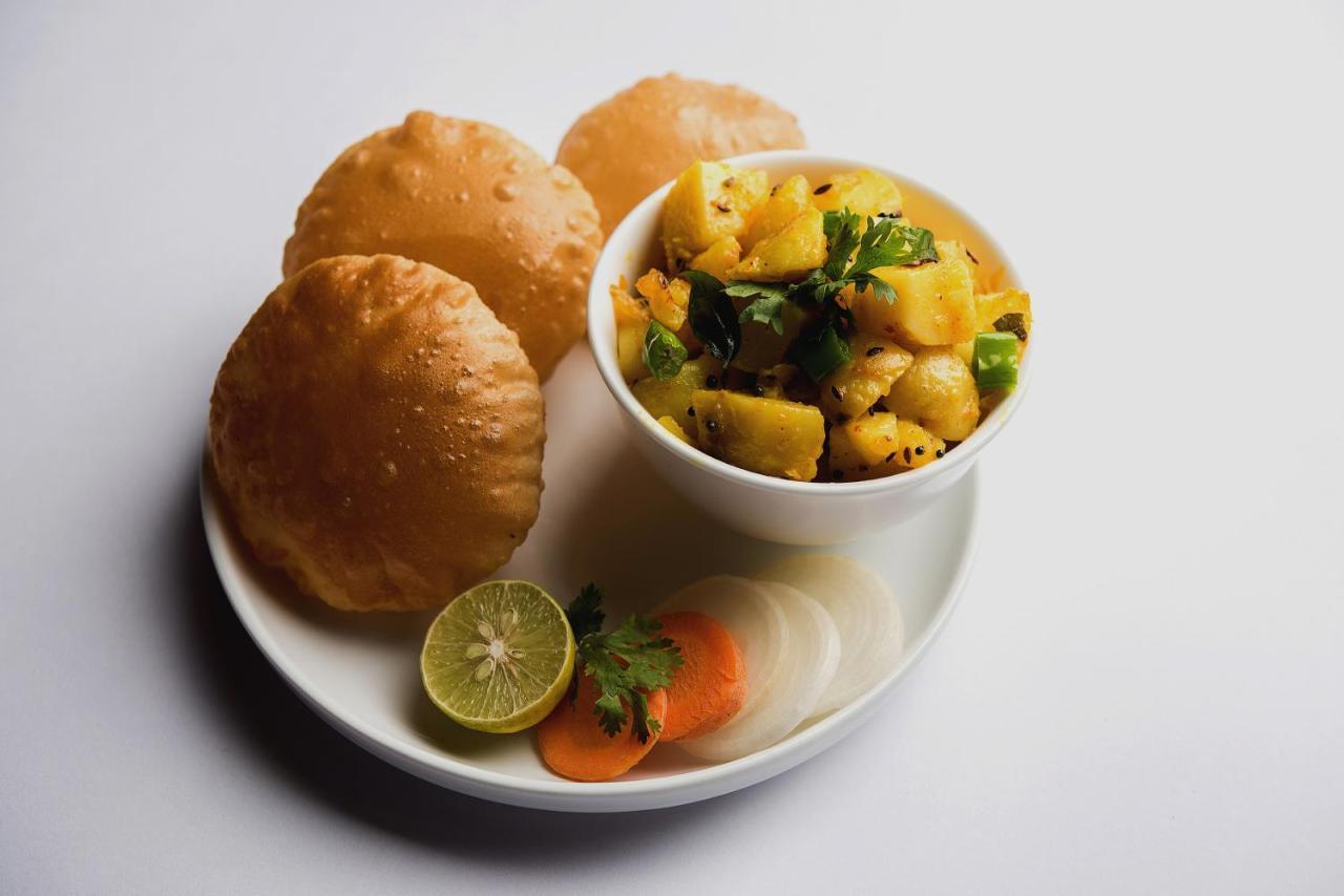 Oyo Mmc Hotel And Restaurant Meerut Esterno foto