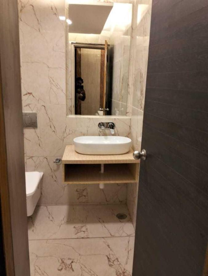 Oyo Mmc Hotel And Restaurant Meerut Esterno foto