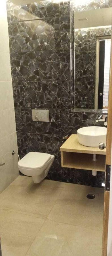 Oyo Mmc Hotel And Restaurant Meerut Esterno foto